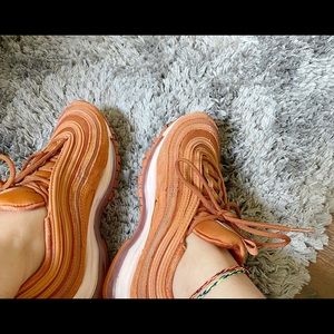 Women's Nike Air Max 97 Se Sneaker Size US 5